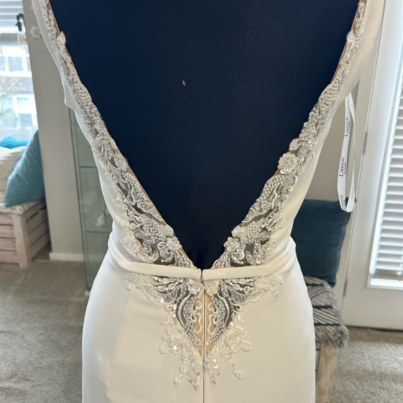 L’Amour crepe wedding gown - Picture 4 of 4